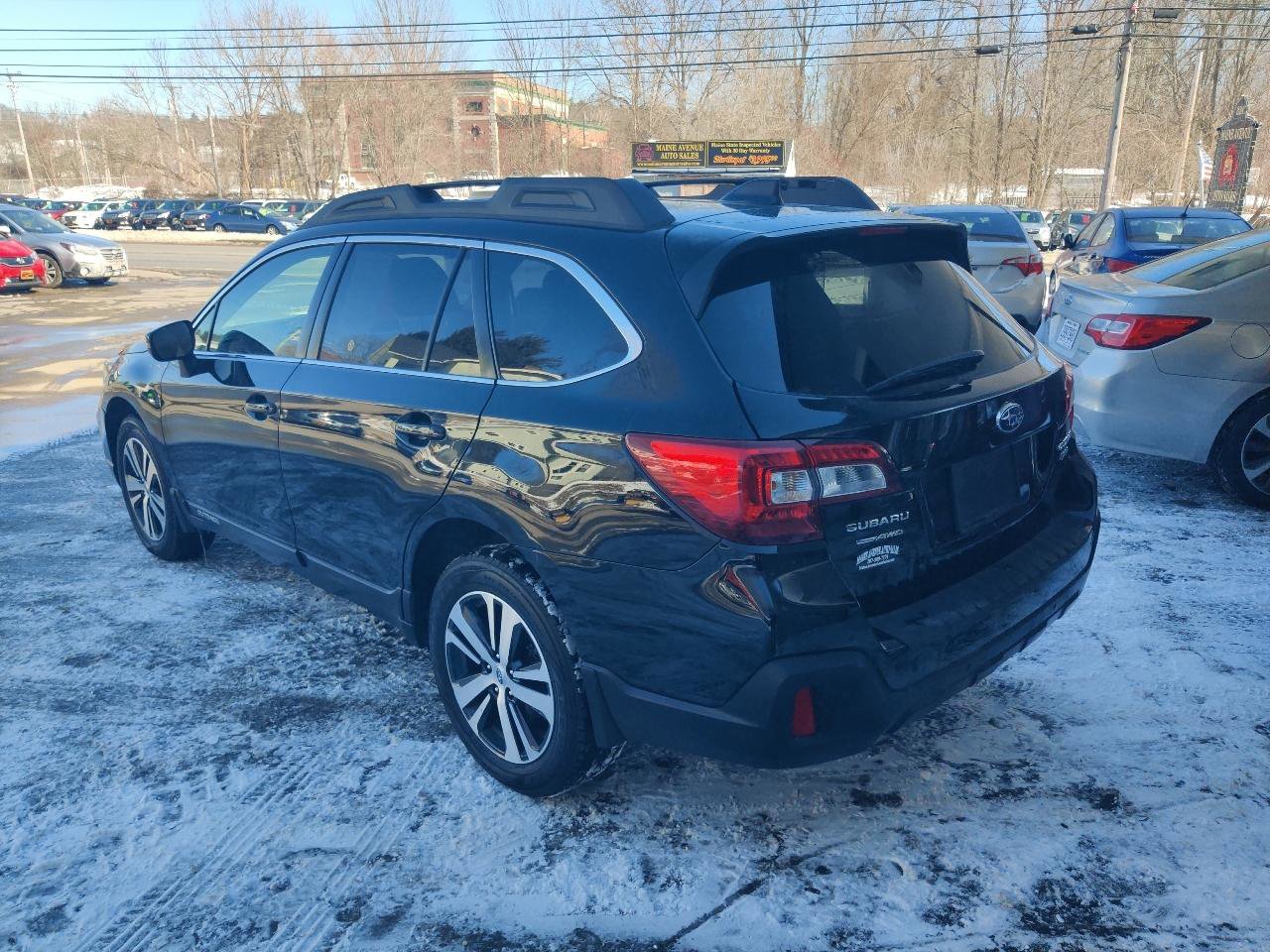 Used 2019 Subaru Outback 3.6R Limited image 4
