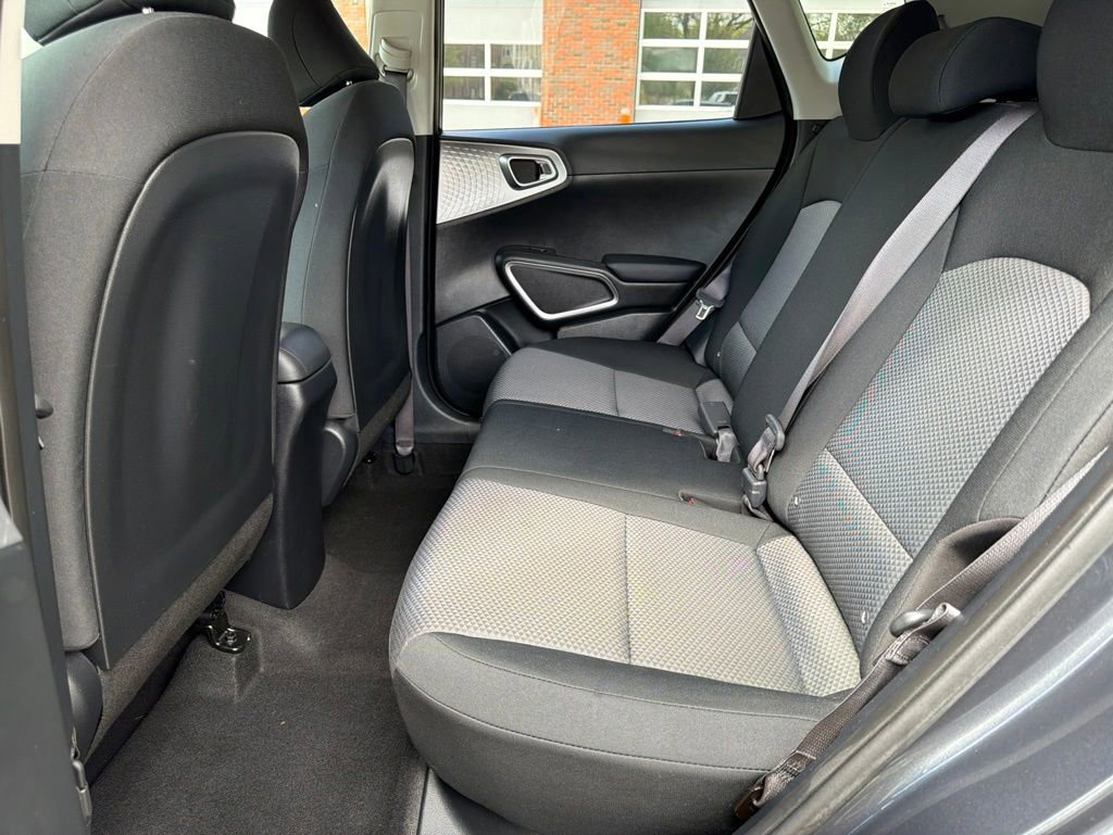 Certified 2023 Kia Soul LX w/ LX Technology Package FWD image 20