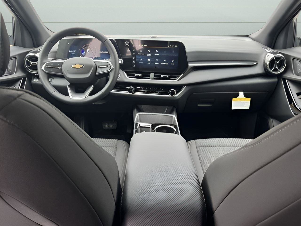 New 2025 Chevrolet Equinox LT w/ Safety and Technology Package image 13