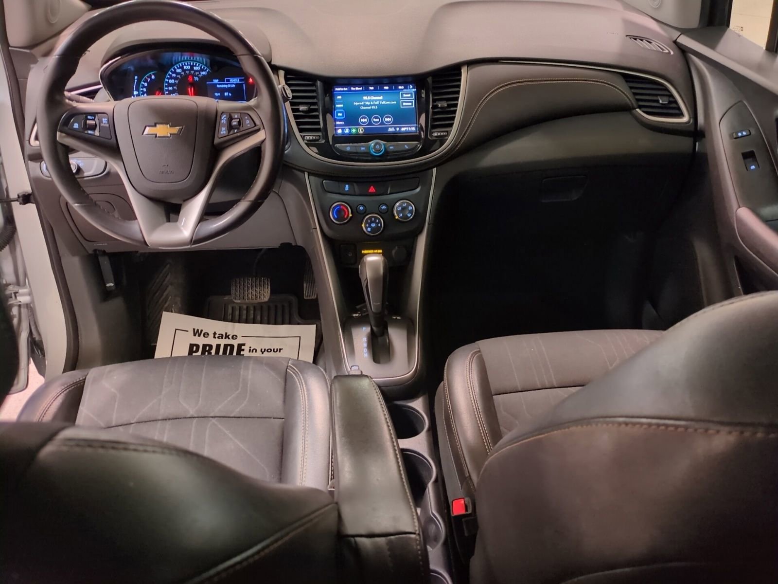 Used 2020 Chevrolet Trax LT w/ LT Convenience Package image 15