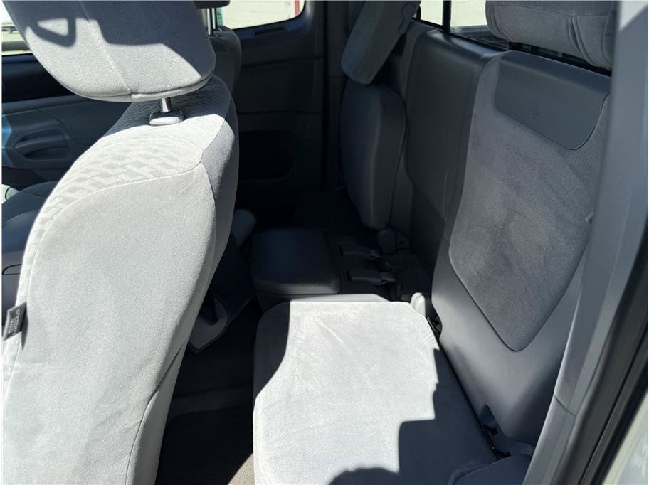 Used 2010 Toyota Tacoma 2WD Access Cab image 13