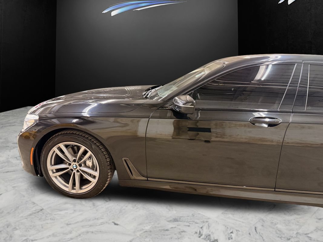 Used 2019 BMW 740i xDrive w/ M Sport Package AWD/4WD image 9