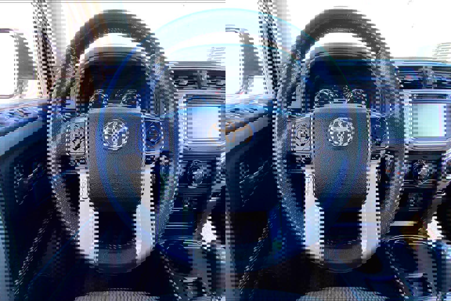 Used 2015 Toyota 4Runner SR5 image 6