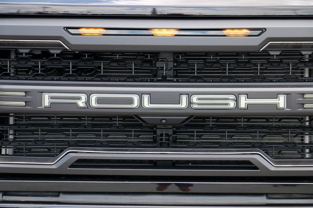 New 2025 Ford F150 Lariat w/ Equipment Group 502A High image 4
