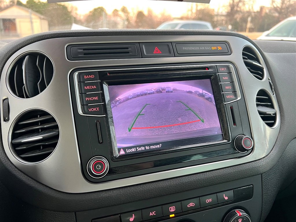 Used 2016 Volkswagen Tiguan SE image 26