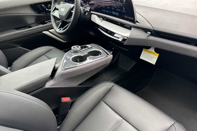 New 2026 Cadillac Optiq Luxury 1 image 16