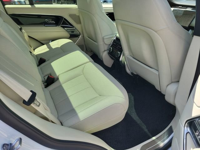 Used 2025 Land Rover Range Rover SE AWD/4WD image 18