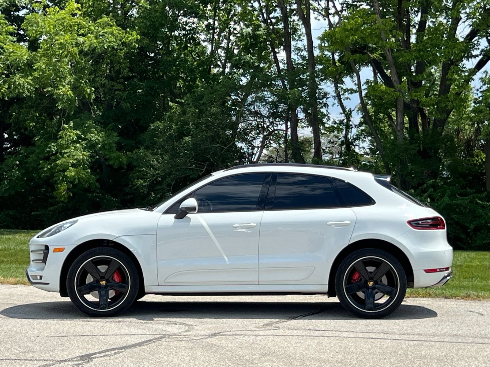 Certified 2015 Porsche Macan Turbo AWD/4WD image 2