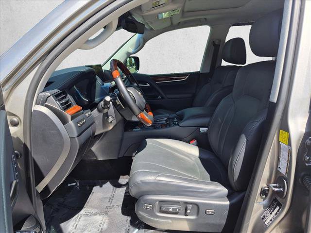 Used 2021 Lexus LX 570 4WD w/ Luxury Package image 11