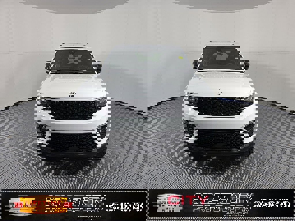 New 2025 Jeep Grand Cherokee Limited w/ Black Appearance Package image 2