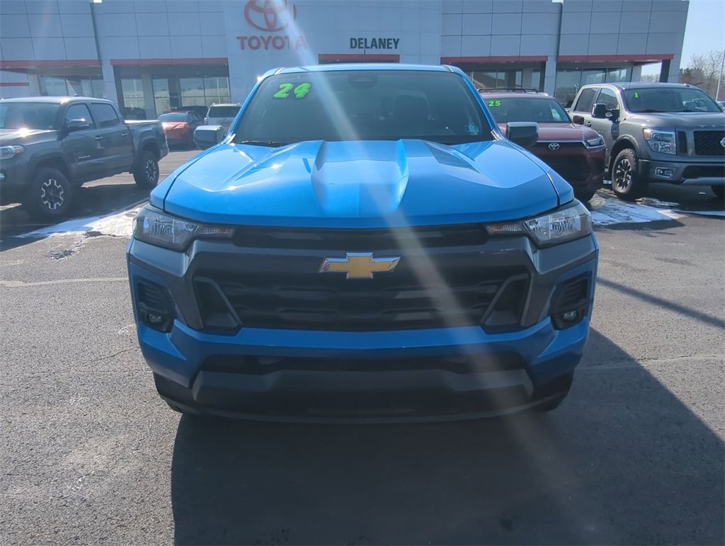 Used 2024 Chevrolet Colorado LT w/ LT Convenience Package II image 3