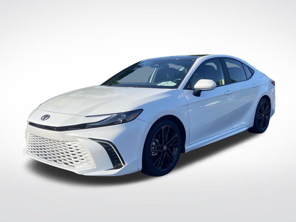 Used 2025 Toyota Camry XSE FWD image 3