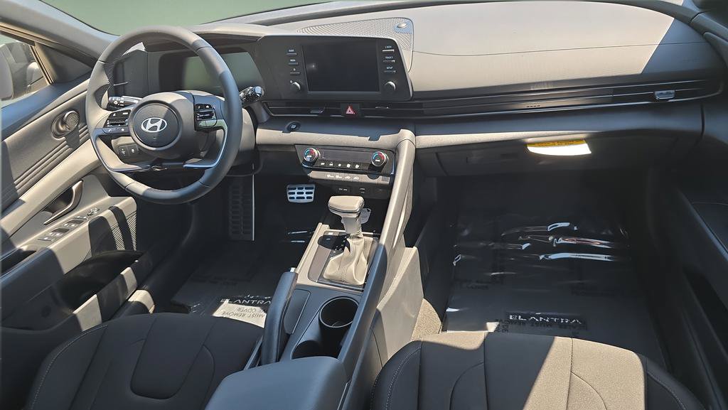New 2026 Hyundai Elantra Sport FWD image 11