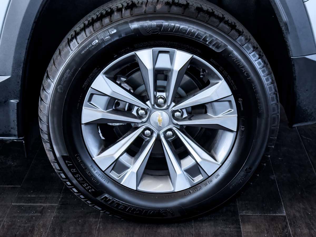 Used 2025 Chevrolet Equinox LT image 24
