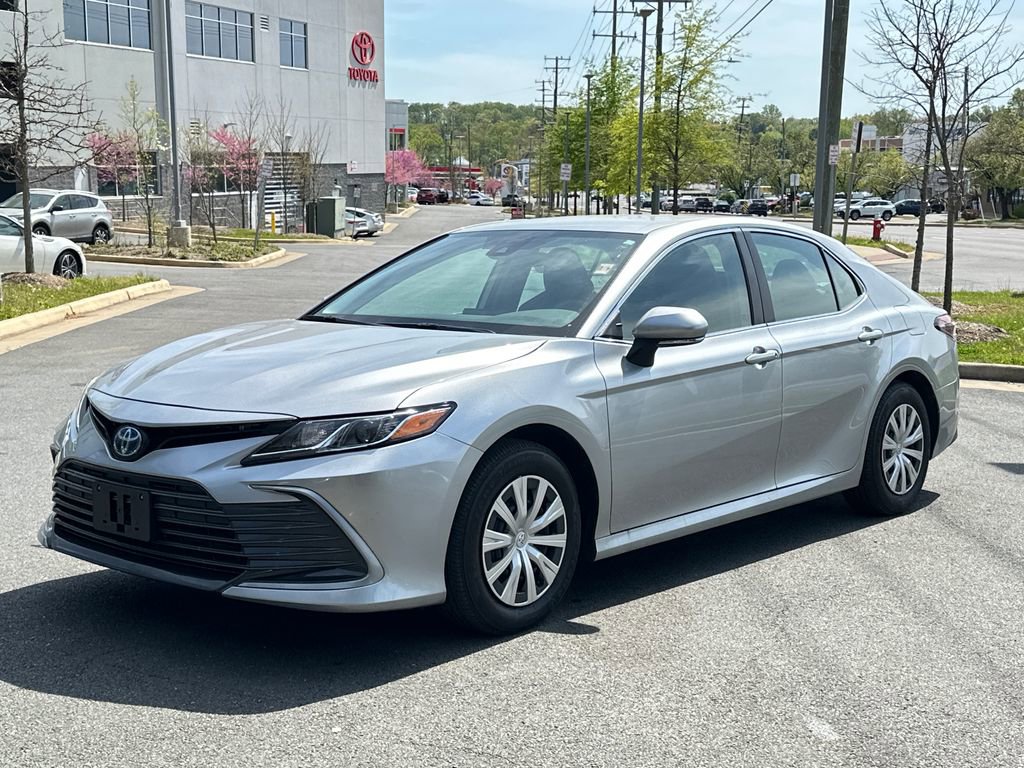 Used 2024 Toyota Camry LE image 2