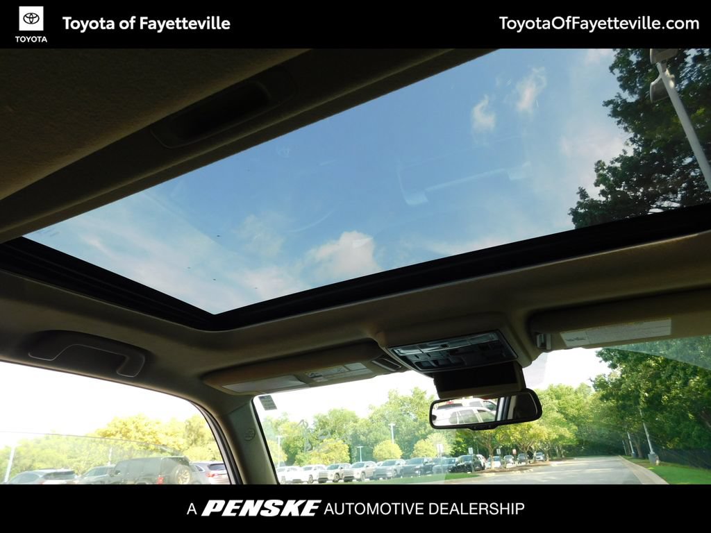 Used 2016 Toyota 4Runner SR5 AWD/4WD image 4