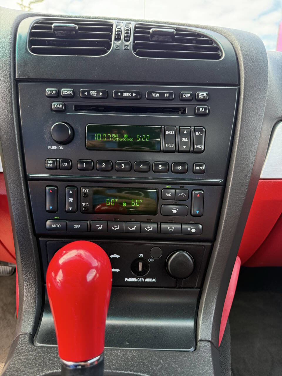 Used 2002 Ford Thunderbird Deluxe image 23