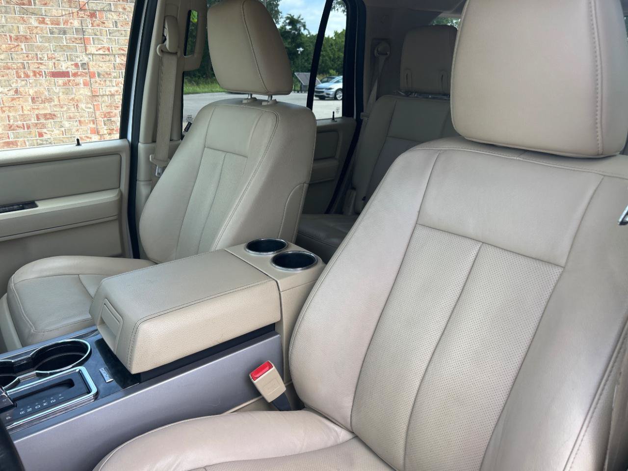 Used 2017 Ford Expedition Limited AWD/4WD image 19