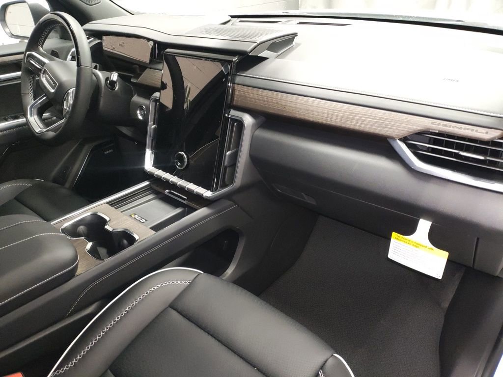 New 2026 GMC Acadia Denali w/ Super Cruise Package image 8