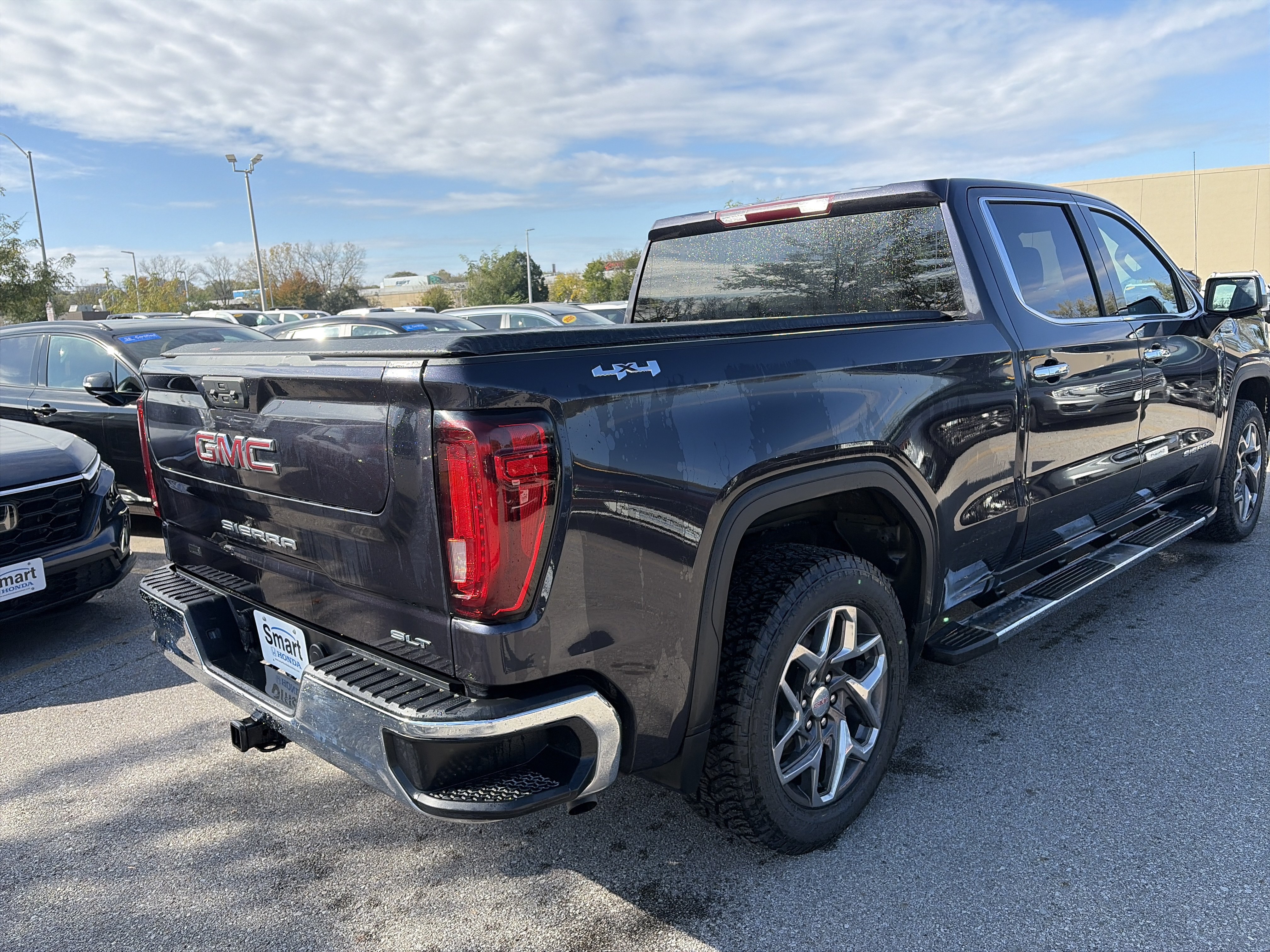 Used 2022 GMC Sierra 1500 SLT w/ SLT Premium Package AWD/4WD image 5