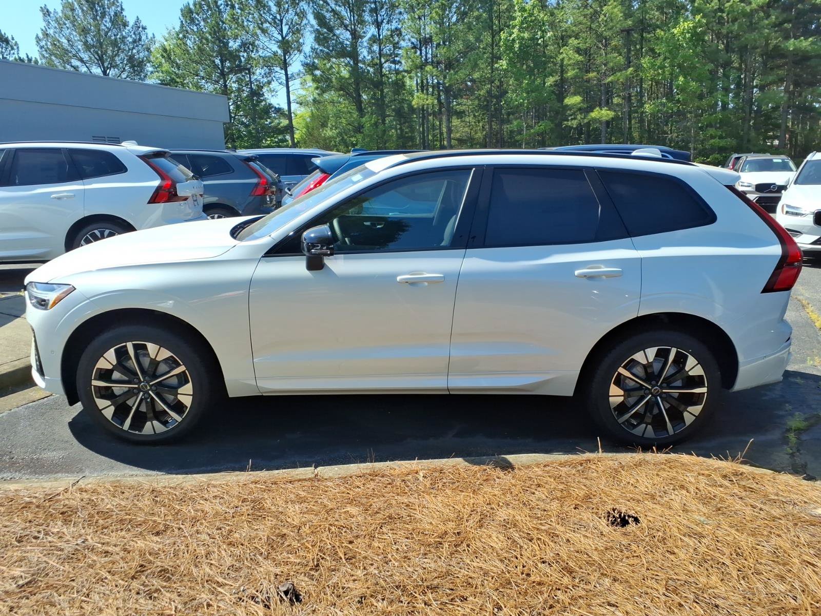 New 2026 Volvo XC60 B5 Plus w/ Protection Package Premier AWD/4WD image 6