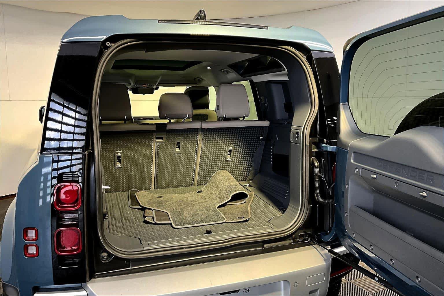 Used 2020 Land Rover Defender 110 HSE image 36