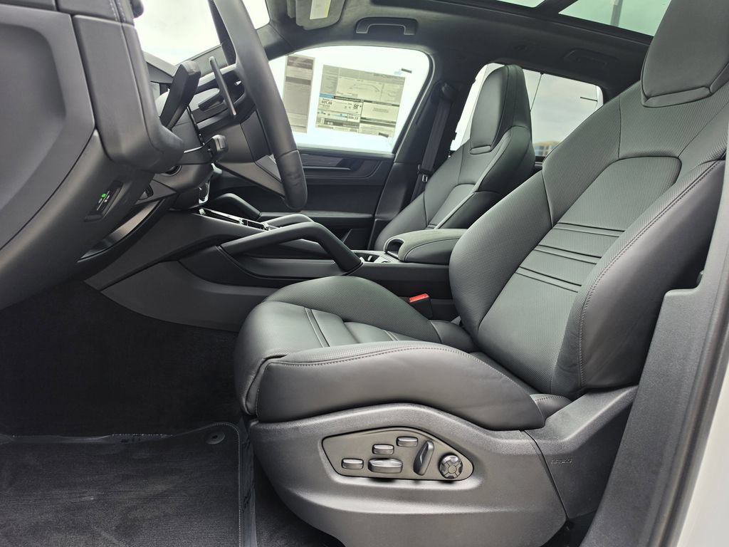 New 2026 Porsche Cayenne GTS AWD/4WD image 11