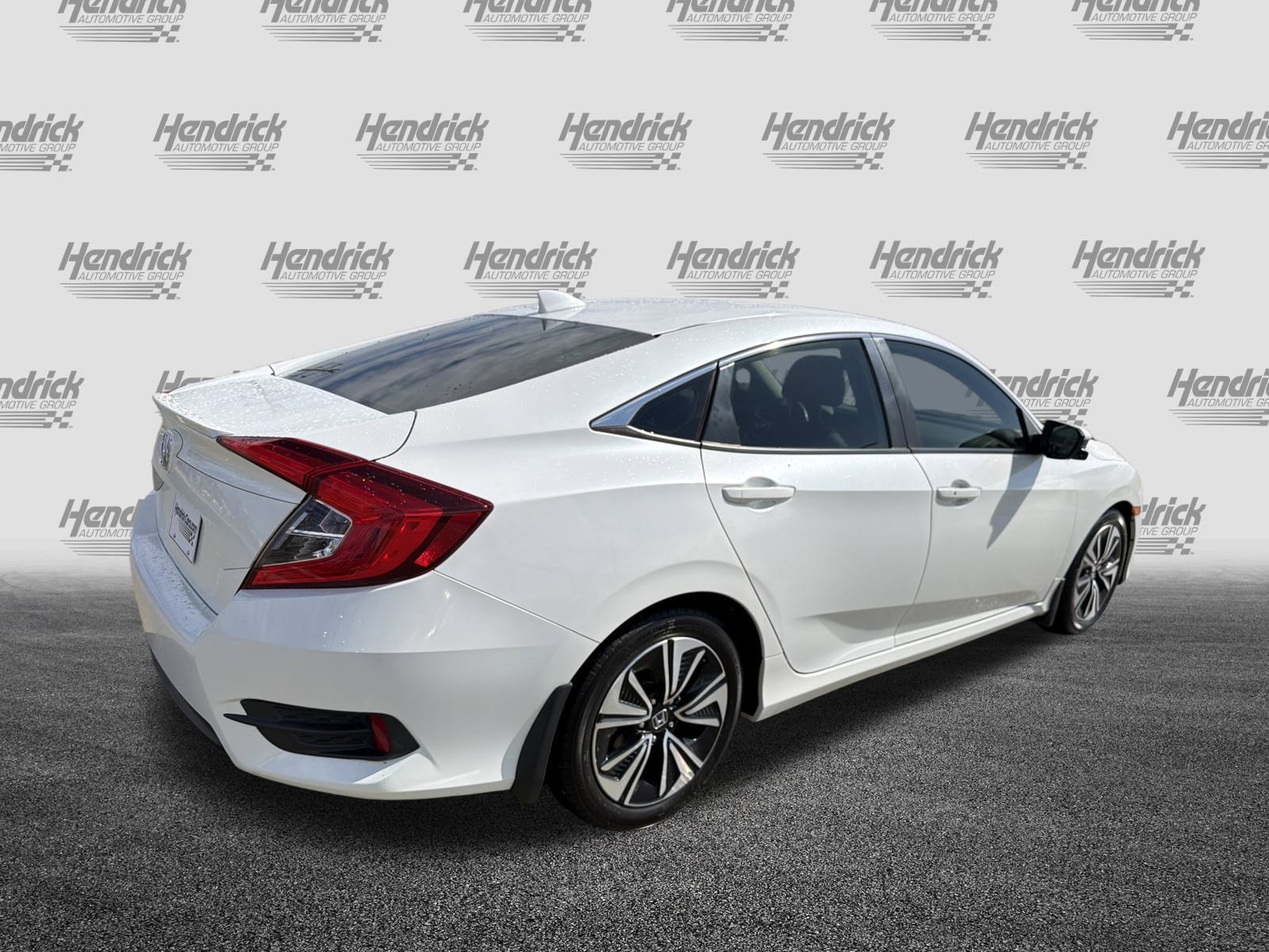 Used 2018 Honda Civic EX-L image 10