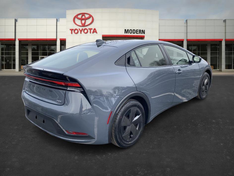 Used 2023 Toyota Prius LE image 5