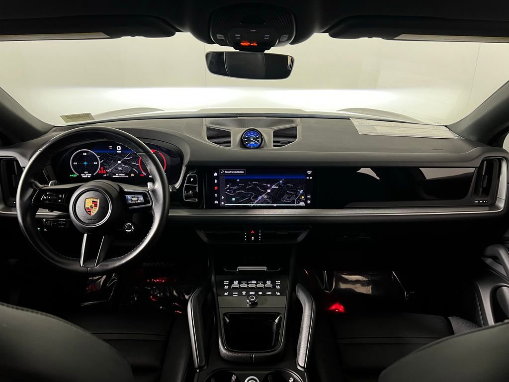 Used 2024 Porsche Cayenne Coupe image 28