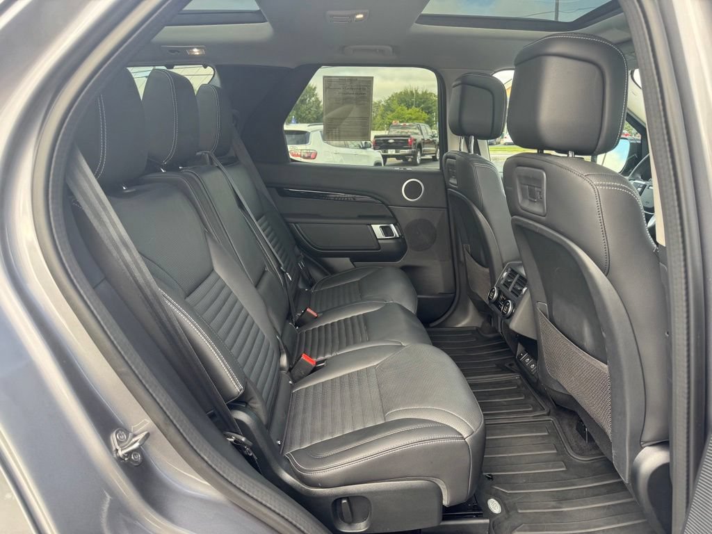 Used 2024 Land Rover Discovery S AWD/4WD image 19