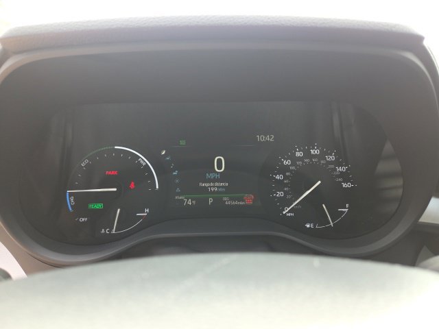 Used 2025 Toyota Sienna XLE FWD image 8