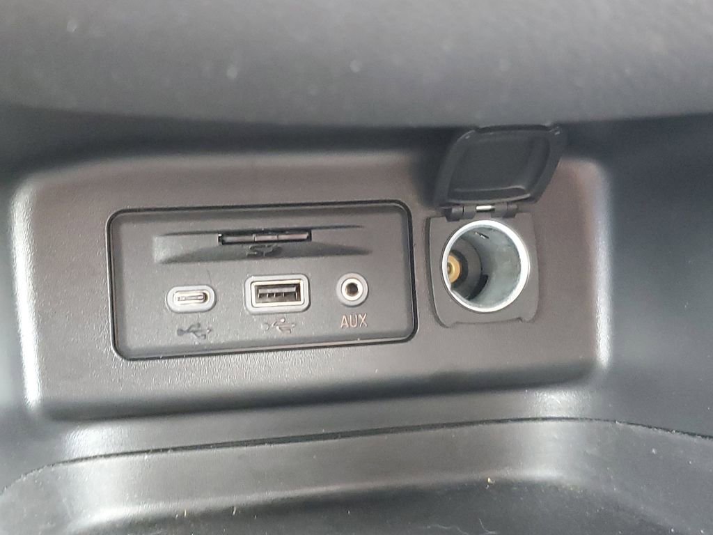 Used 2022 Chevrolet Equinox RS w/ RS Leather Package image 23