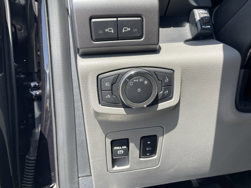 Used 2020 Ford F150 XLT w/ Equipment Group 302A Luxury AWD/4WD image 17