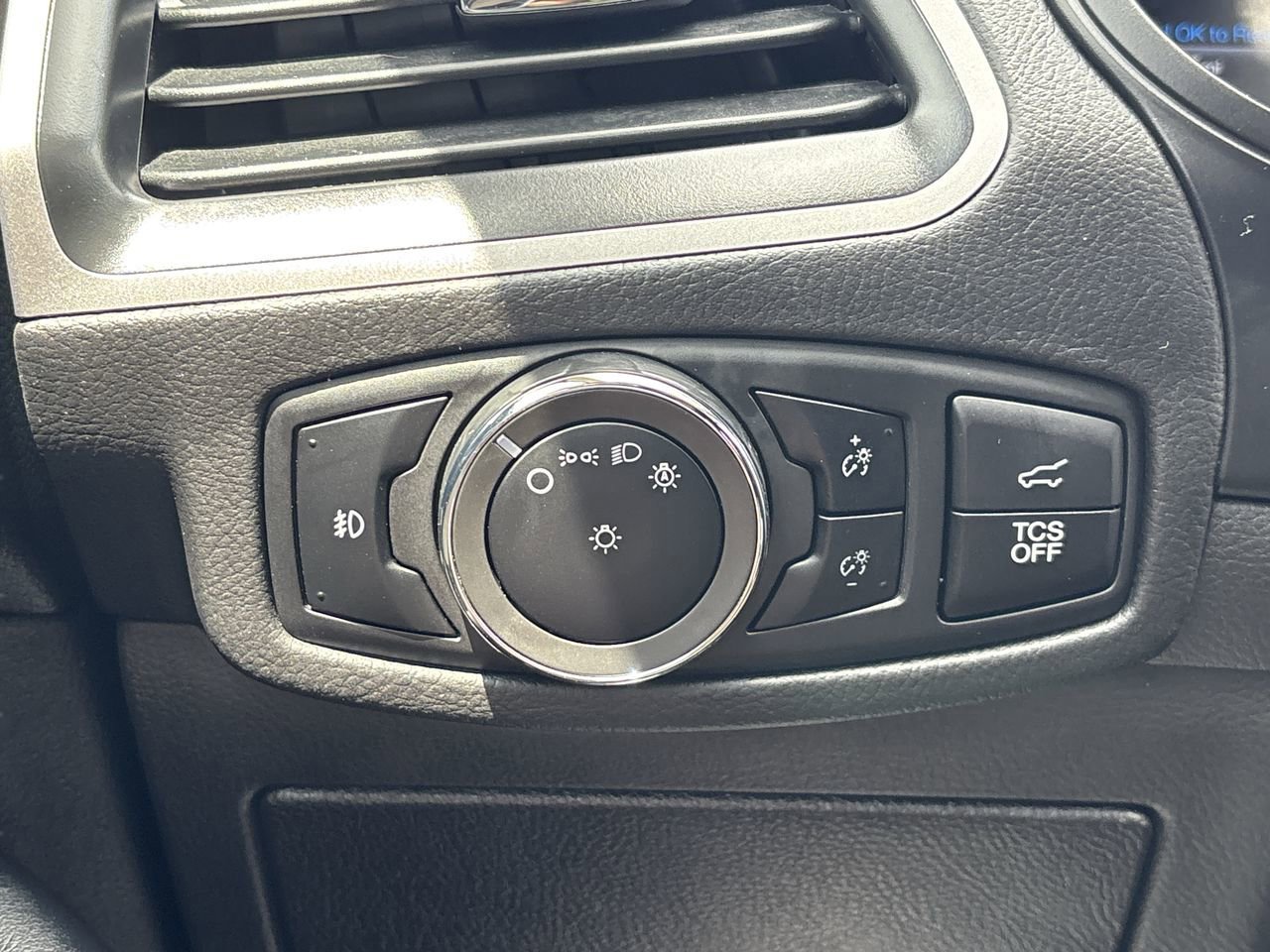 Certified 2023 Ford Edge SEL w/ Convenience Package AWD/4WD image 27