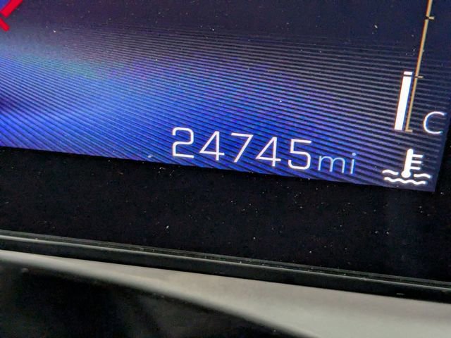 Used 2025 Chevrolet Trax LT w/ LT Convenience Package image 18