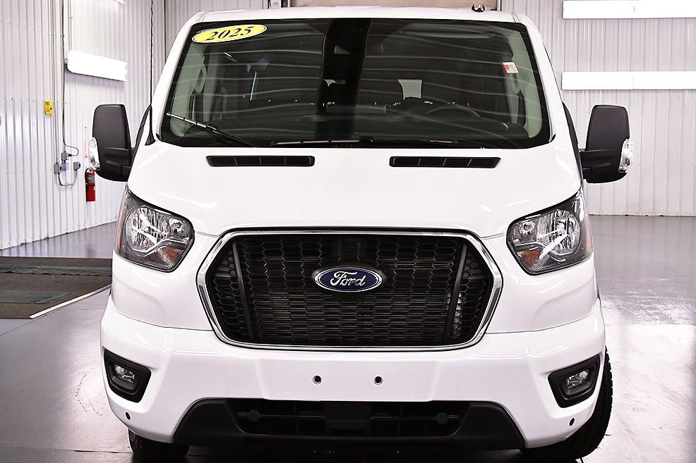 Used 2025 Ford Transit 350 XLT RWD image 2