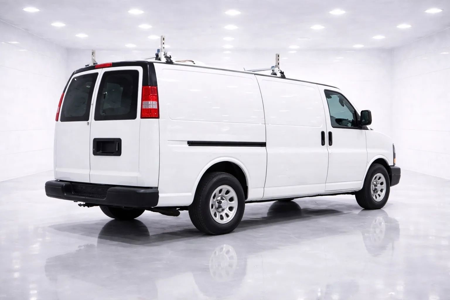 Used 2014 Chevrolet Express 1500 image 5