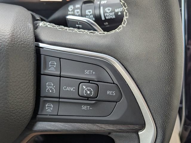 Used 2025 Jeep Grand Cherokee Limited image 30