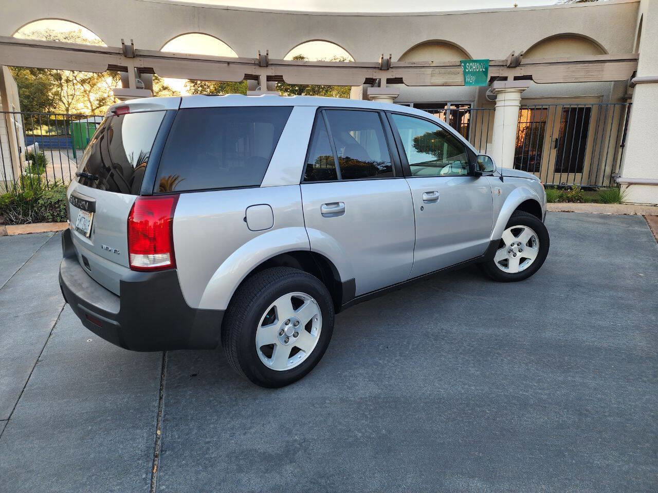 Used 2005 Saturn Vue AWD V6 w/ Comfort Pkg image 6