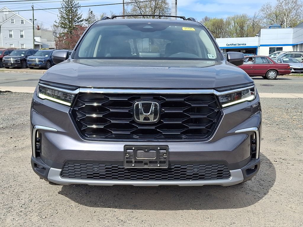 Used 2023 Honda Pilot Touring image 2