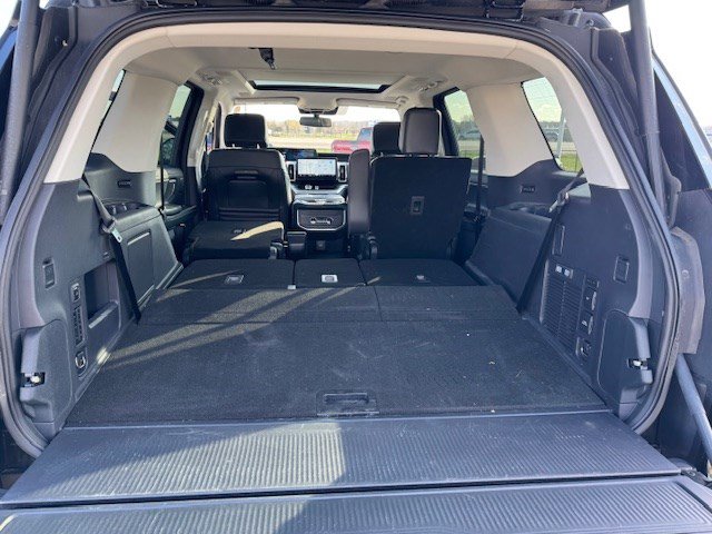 Used 2025 Ford Expedition Platinum w/ Driver's Package image 36