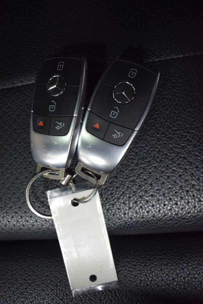 Used 2021 Mercedes-Benz C 300 4MATIC Sedan w/ Driver Assistance Package image 40