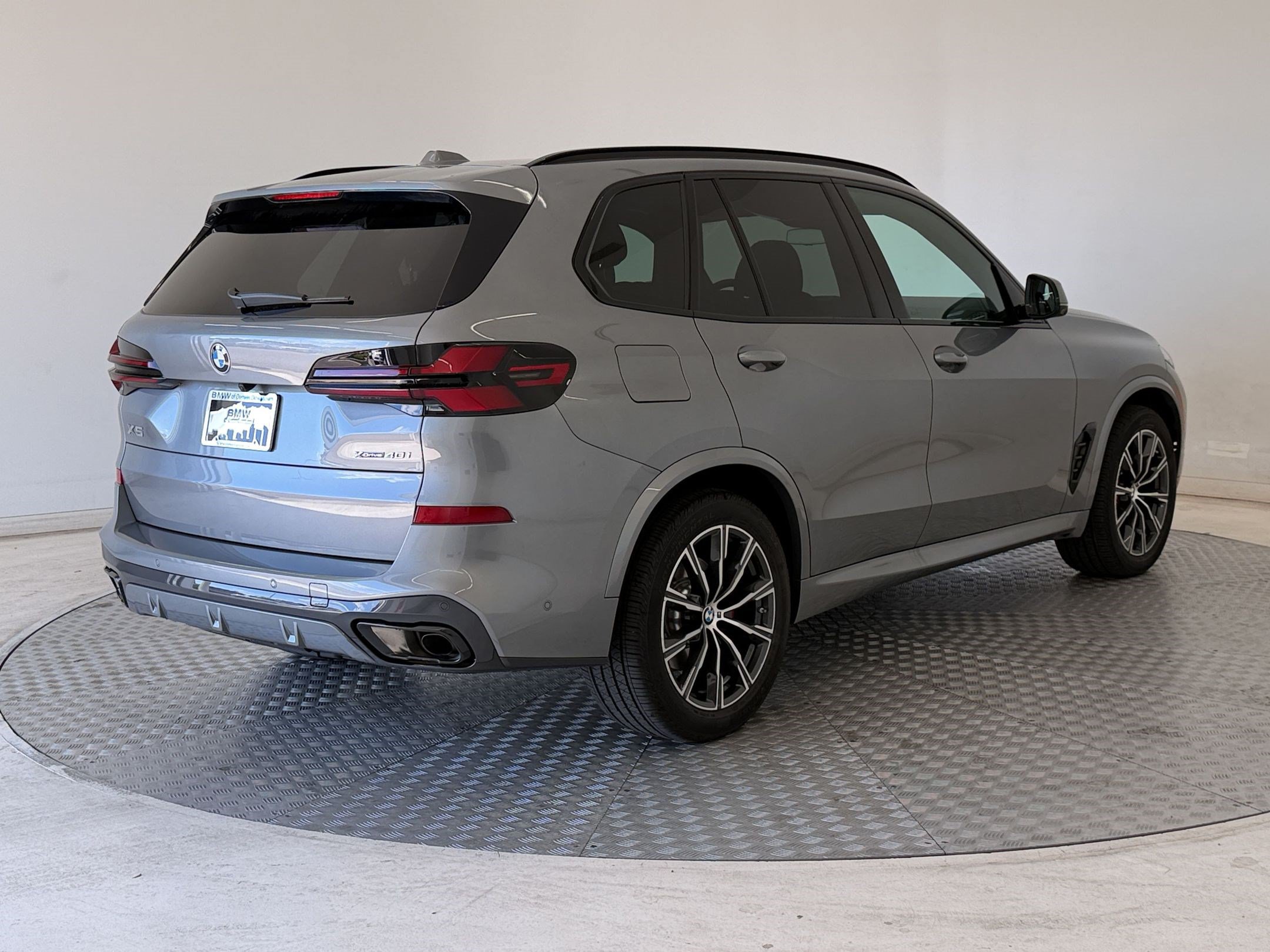 Used 2026 BMW X5 xDrive40i w/ M Sport Package AWD/4WD image 9