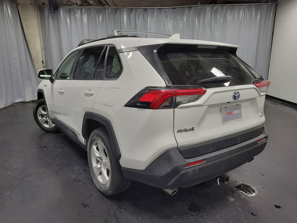 Used 2020 Toyota RAV4 LE image 6