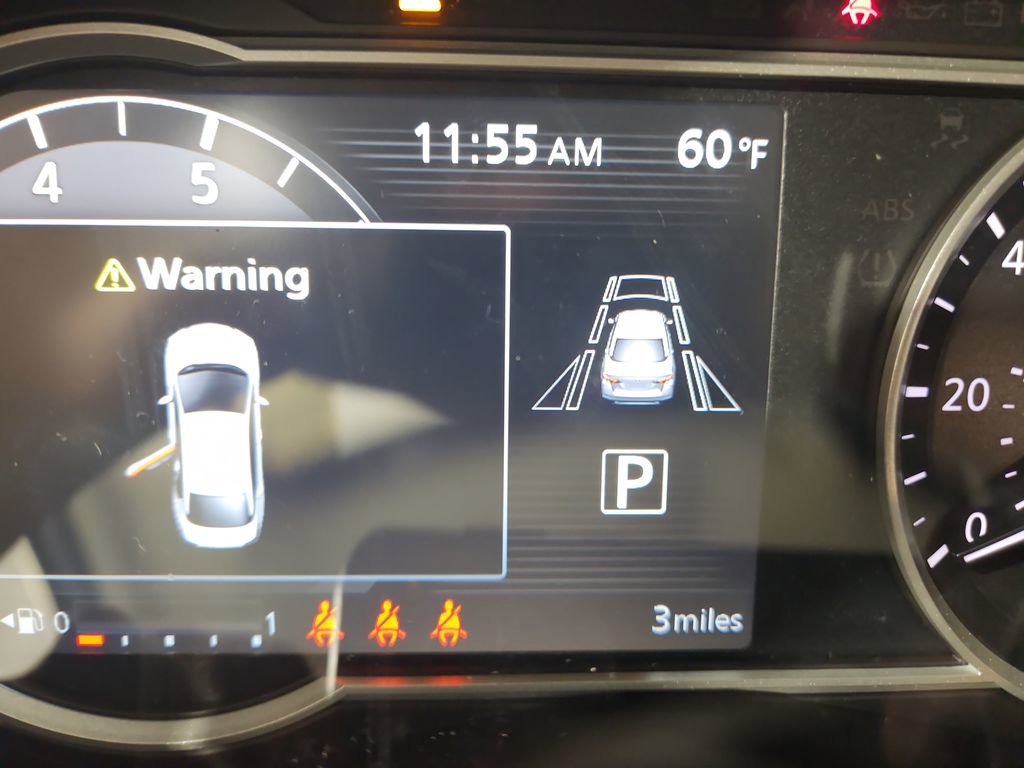 New 2025 Nissan Versa SR w/ Trunk Package FWD image 16