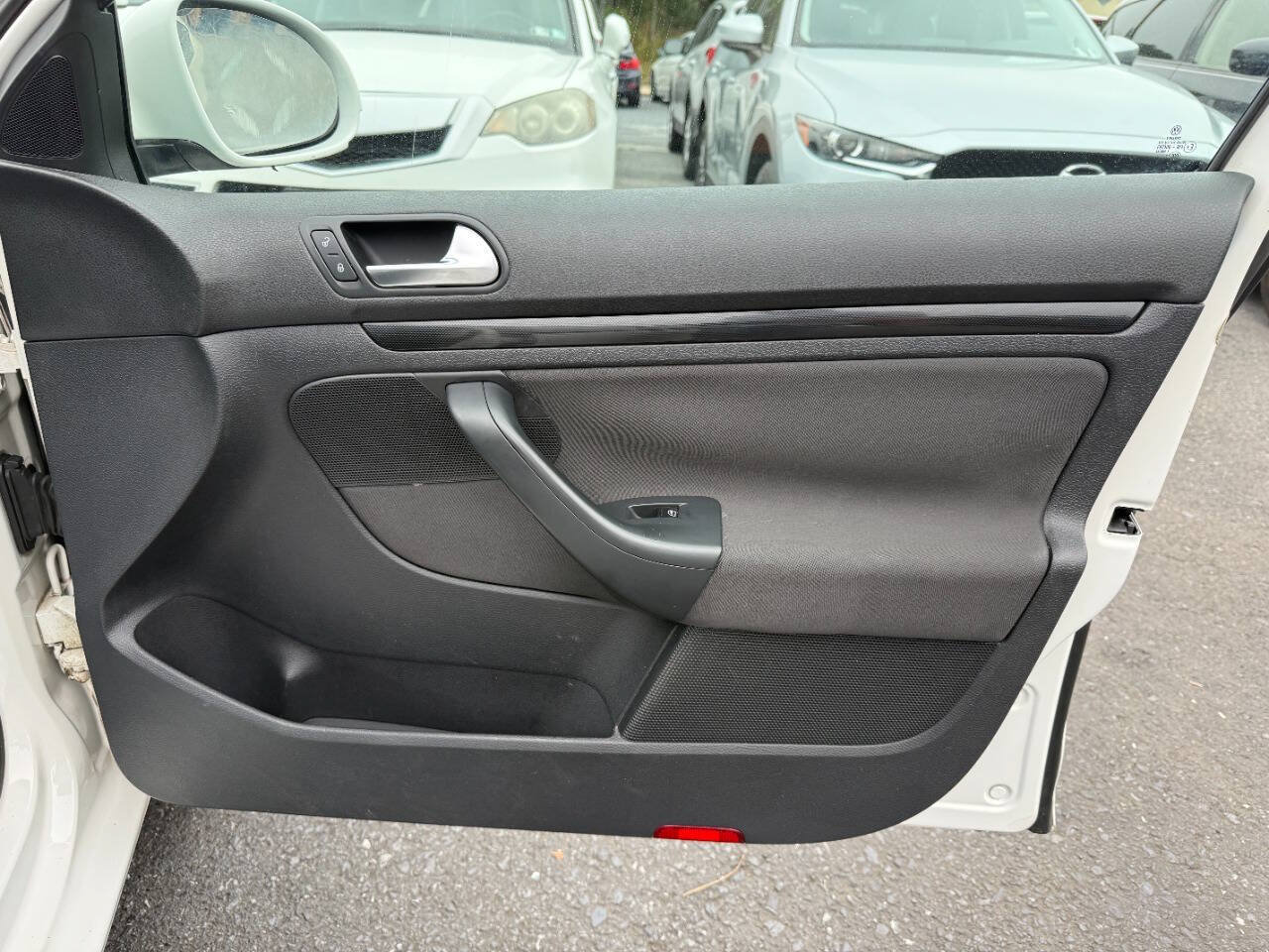 Used 2011 Volkswagen Jetta S FWD image 28