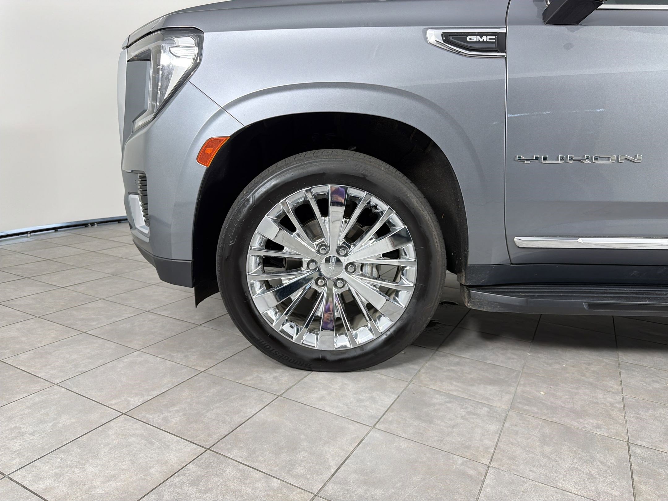 Used 2021 GMC Yukon XL SLT w/ SLT Luxury Plus Package AWD/4WD image 8