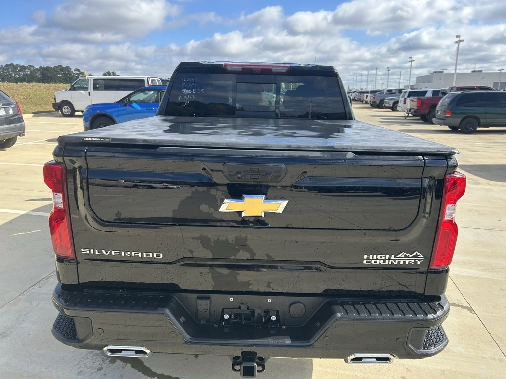 Used 2025 Chevrolet Silverado 1500 High Country w/ High Country Premium Package image 9