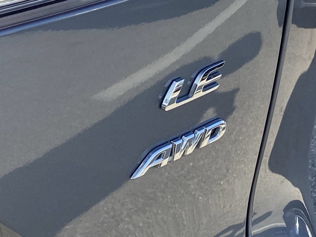 Certified 2022 Toyota Corolla Cross LE AWD/4WD image 6